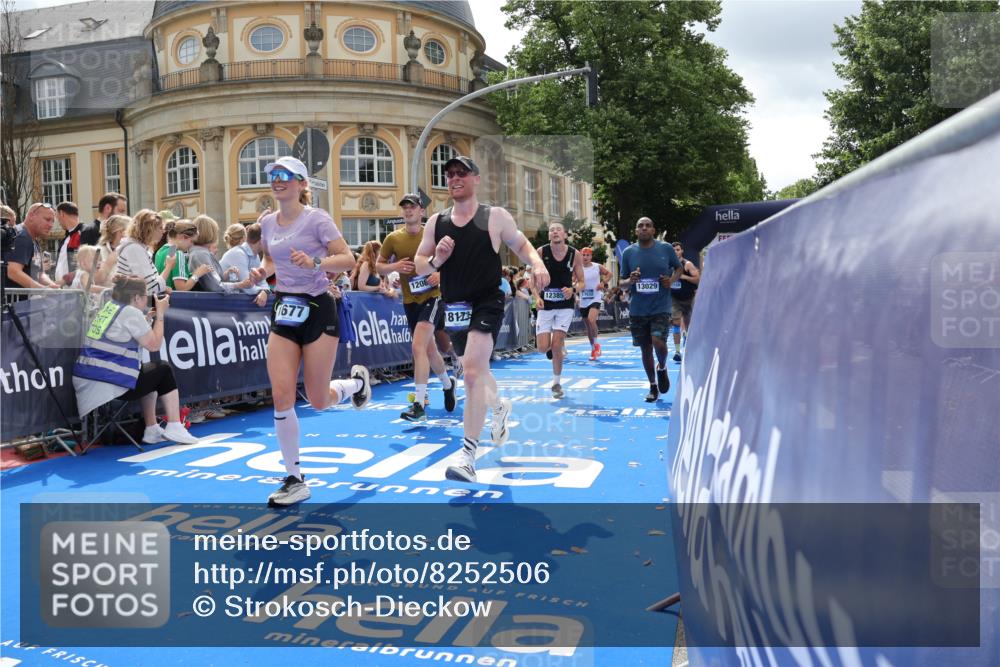 29.06.2025 - hella hamburg halbmarathon Strokosch-Dieckow http://msf.ph/oto/8252506 29.06.2025 10:40:57 Ziel 1677, 2949, 4871, 6550, 6683, 7378, 9358, 9547, 9755, 10369, 10934, 11062, 11922, 12088, 12385, 13029, 13158, 14661, 15689, 16347, 17032, 17100, 17620, 17720, 17971, 18045, 18049, 18173 meine-sportfotos.de