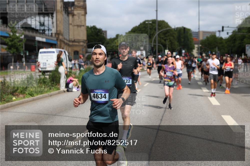29.06.2025 - hella hamburg halbmarathon Yannick Fuchs http://msf.ph/oto/8252517 29.06.2025 10:35:35 20KM 1136, 1631, 1677, 2568, 2797, 3618, 4205, 4303, 4380, 4634, 4871, 4889, 5007, 5014, 5026, 5410, 5709, 6429, 6683, 6771, 6901, 7080, 7284, 7378, 7774, 7796, 8074, 8122, 8966, 9358, 9640, 9659, 9711, 9755, 9979, 10375, 10783, 10934, 10978, 11062, 11765, 11922, 11959, 12292, 12385, 12895, 13268, 13457, 14555, 14661, 14820, 15164, 15247, 16201, 16249, 16347, 16599, 17720, 17834, 17971, 18045, 18049, 18399, 18412, 18573 meine-sportfotos.de