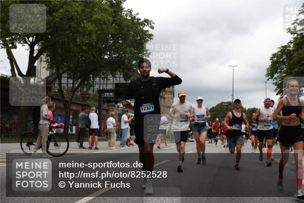 29.06.2025 - hella hamburg halbmarathon Yannick Fuchs http://msf.ph/oto/8252528 29.06.2025 10:48:01 20KM 1267, 1422, 1442, 1502, 1549, 1870, 2058, 2432, 2518, 2630, 3096, 3103, 3310, 3819, 3898, 4299, 5020, 5259, 6260, 6294, 6374, 7129, 7395, 7478, 7973, 8285, 8394, 9032, 9380, 9791, 9922, 10040, 11009, 11068, 11430, 11789, 11844, 12213, 12321, 12607, 12632, 13033, 13147, 13397, 13794, 13803, 13912, 14026, 14239, 14702, 15146, 15838, 15856, 16623, 16780, 17482, 18308, 18450, 18514, 18612, 18759, 19067 meine-sportfotos.de