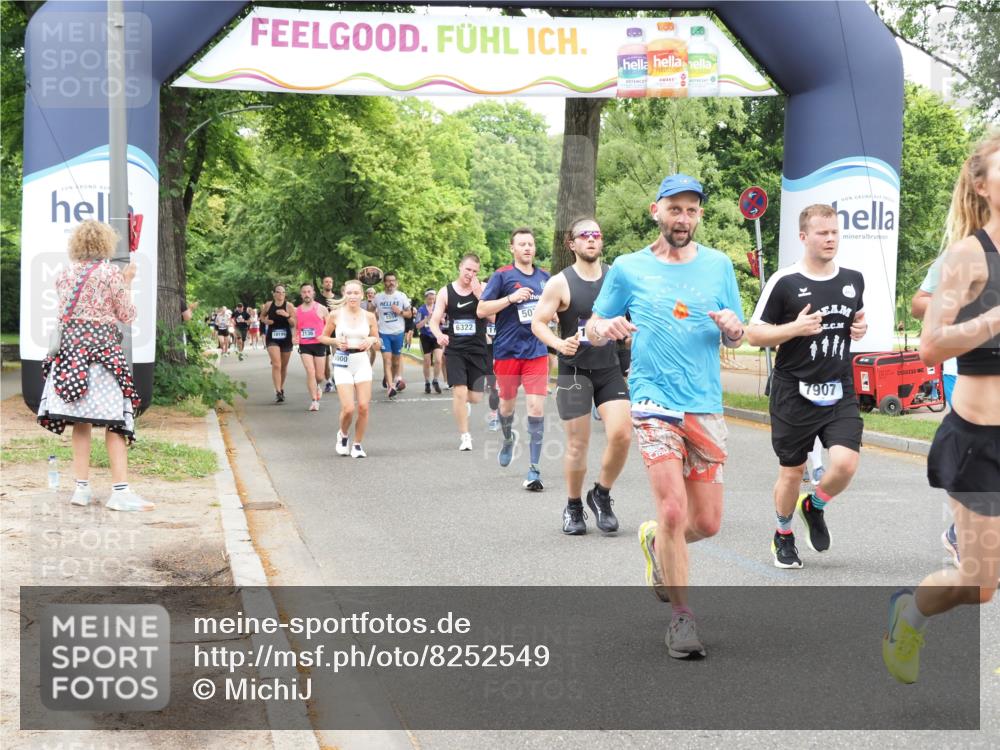 29.06.2025 - hella hamburg halbmarathon MichiJ http://msf.ph/oto/8252549 29.06.2025 10:52:12 Zwischen KM18-KM19 1186, 1229, 1885, 2490, 5073, 6706, 7907, 9339, 10756, 11784, 14642, 15000, 16063, 16344, 17434, 18128, 18525, 19165, 19173, 19176 meine-sportfotos.de