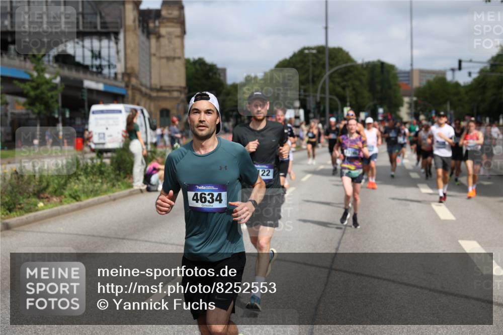 29.06.2025 - hella hamburg halbmarathon Yannick Fuchs http://msf.ph/oto/8252553 29.06.2025 10:35:35 20KM 1136, 1631, 1677, 2568, 2797, 3618, 4205, 4303, 4380, 4634, 4871, 4889, 5007, 5014, 5026, 5410, 5709, 6429, 6683, 6771, 6901, 7080, 7284, 7378, 7774, 7796, 8074, 8122, 8966, 9358, 9640, 9659, 9711, 9755, 9979, 10375, 10783, 10934, 10978, 11062, 11765, 11922, 11959, 12292, 12385, 12895, 13268, 13457, 14555, 14661, 14820, 15164, 15247, 16201, 16249, 16347, 16599, 17720, 17834, 17971, 18045, 18049, 18399, 18412, 18573 meine-sportfotos.de