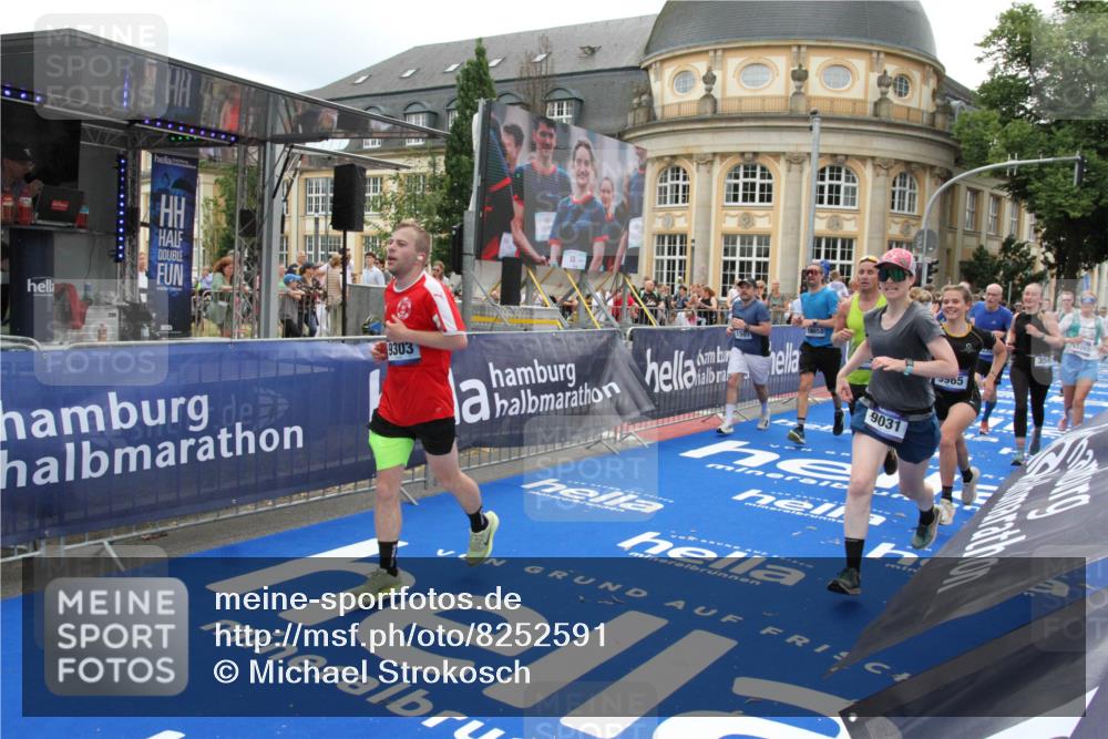 29.06.2025 - hella hamburg halbmarathon Michael Strokosch http://msf.ph/oto/8252591 29.06.2025 10:50:11 Ziel 1119, 1216, 1507, 2020, 3296, 3562, 7176, 8313, 9031, 9303, 9965, 11607, 12203, 12235, 13282, 14257, 16403, 18228, 18657, 18658, 18884 meine-sportfotos.de