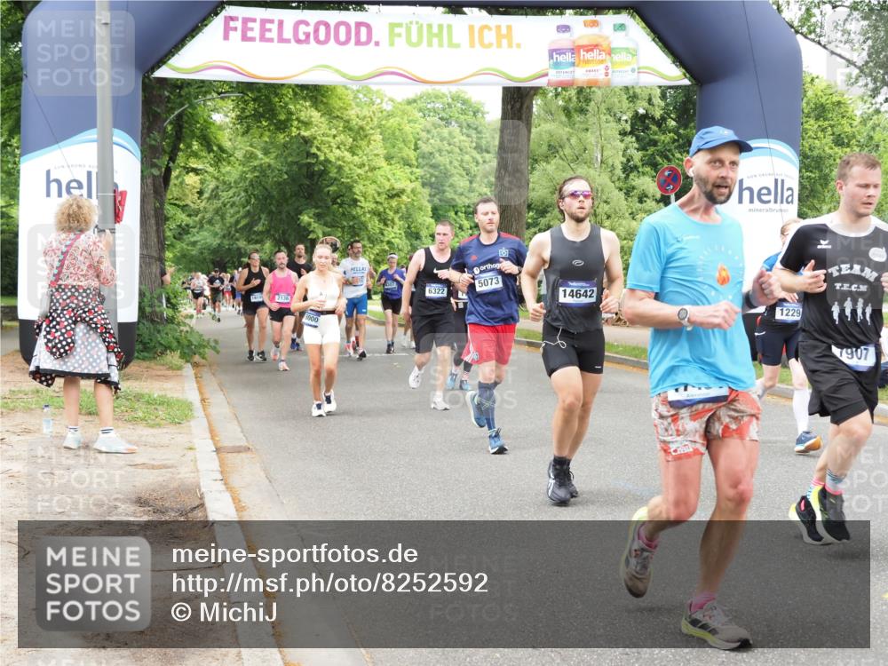 29.06.2025 - hella hamburg halbmarathon MichiJ http://msf.ph/oto/8252592 29.06.2025 10:52:12 Zwischen KM18-KM19 1186, 1229, 1885, 2490, 5073, 6706, 7907, 9339, 10756, 11784, 14642, 15000, 16063, 16344, 17434, 18128, 18525, 19165, 19173, 19176 meine-sportfotos.de
