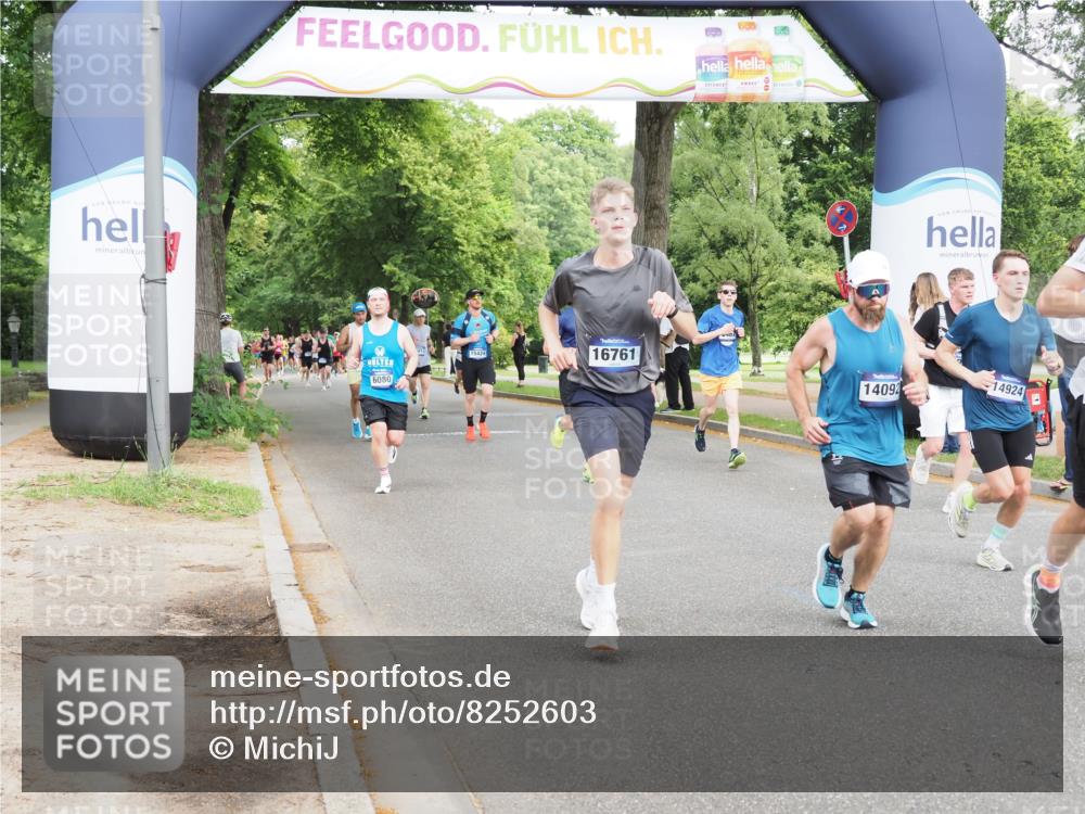 29.06.2025 - hella hamburg halbmarathon MichiJ http://msf.ph/oto/8252603 29.06.2025 10:29:01 Zwischen KM18-KM19 1603, 2324, 3332, 4843, 5409, 5916, 7080, 8465, 8629, 11731, 11765, 12704, 14092, 14924, 15828, 16761, 17214 meine-sportfotos.de