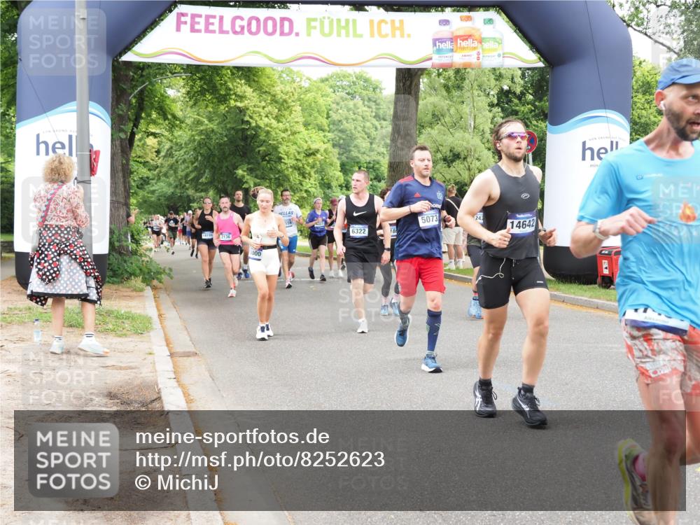 29.06.2025 - hella hamburg halbmarathon MichiJ http://msf.ph/oto/8252623 29.06.2025 10:52:13 Zwischen KM18-KM19 1186, 1229, 2136, 2490, 5073, 6706, 7907, 9339, 9477, 10756, 11784, 12426, 14642, 15000, 16063, 16344, 17434, 18128, 18525, 19173 meine-sportfotos.de
