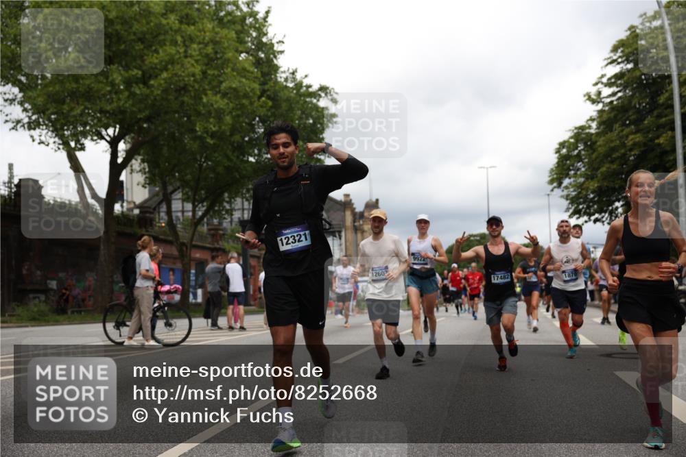 29.06.2025 - hella hamburg halbmarathon Yannick Fuchs http://msf.ph/oto/8252668 29.06.2025 10:48:01 20KM 1267, 1422, 1442, 1502, 1549, 1870, 2058, 2432, 2518, 2630, 3096, 3103, 3310, 3819, 3898, 4299, 5020, 5259, 6260, 6294, 6374, 7129, 7395, 7478, 7973, 8285, 8394, 9032, 9380, 9791, 9922, 10040, 11009, 11068, 11430, 11789, 11844, 12213, 12321, 12607, 12632, 13033, 13147, 13397, 13794, 13803, 13912, 14026, 14239, 14702, 15146, 15838, 15856, 16623, 16780, 17482, 18308, 18450, 18514, 18612, 18759, 19067 meine-sportfotos.de