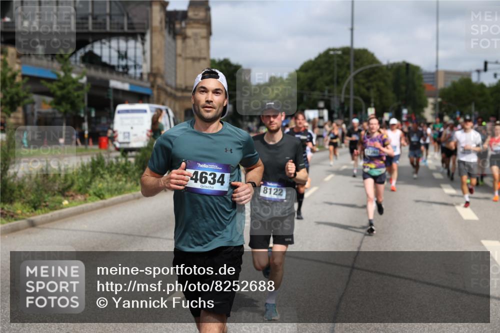 29.06.2025 - hella hamburg halbmarathon Yannick Fuchs http://msf.ph/oto/8252688 29.06.2025 10:35:35 20KM 1136, 1631, 1677, 2568, 2797, 3618, 4205, 4303, 4380, 4634, 4871, 4889, 5007, 5014, 5026, 5410, 5709, 6429, 6683, 6771, 6901, 7080, 7284, 7378, 7774, 7796, 8074, 8122, 8966, 9358, 9640, 9659, 9711, 9755, 9979, 10375, 10783, 10934, 10978, 11062, 11765, 11922, 11959, 12292, 12385, 12895, 13268, 13457, 14555, 14661, 14820, 15164, 15247, 16201, 16249, 16347, 16599, 17720, 17834, 17971, 18045, 18049, 18399, 18412, 18573 meine-sportfotos.de