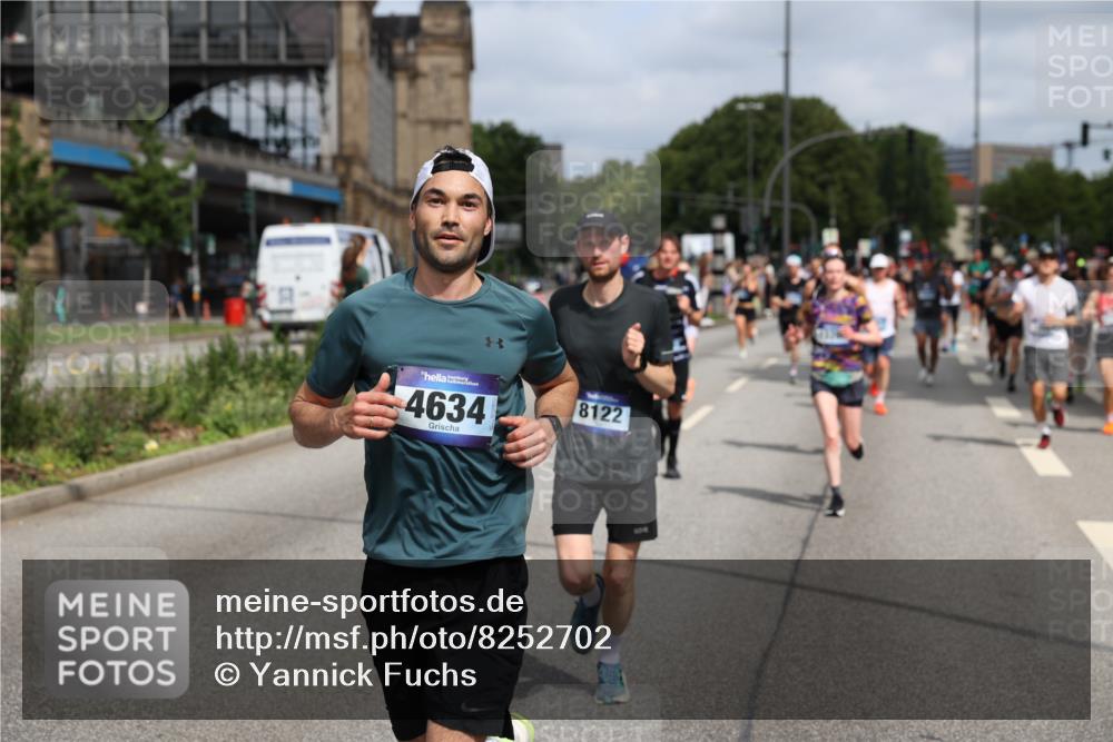 29.06.2025 - hella hamburg halbmarathon Yannick Fuchs http://msf.ph/oto/8252702 29.06.2025 10:35:36 20KM 1136, 1631, 1677, 2568, 2797, 3618, 4205, 4303, 4380, 4634, 4871, 4889, 4893, 5007, 5014, 5026, 5410, 5709, 6429, 6683, 6771, 6901, 7080, 7284, 7378, 7774, 7796, 8074, 8122, 8966, 9358, 9547, 9640, 9659, 9711, 9755, 9979, 10375, 10783, 10934, 10978, 11062, 11765, 11922, 11959, 12292, 12385, 12895, 13268, 13457, 14555, 14661, 14820, 15164, 15247, 15351, 16201, 16249, 16347, 16599, 16816, 17100, 17720, 17834, 17971, 18045, 18049, 18399, 18412, 18573 meine-sportfotos.de