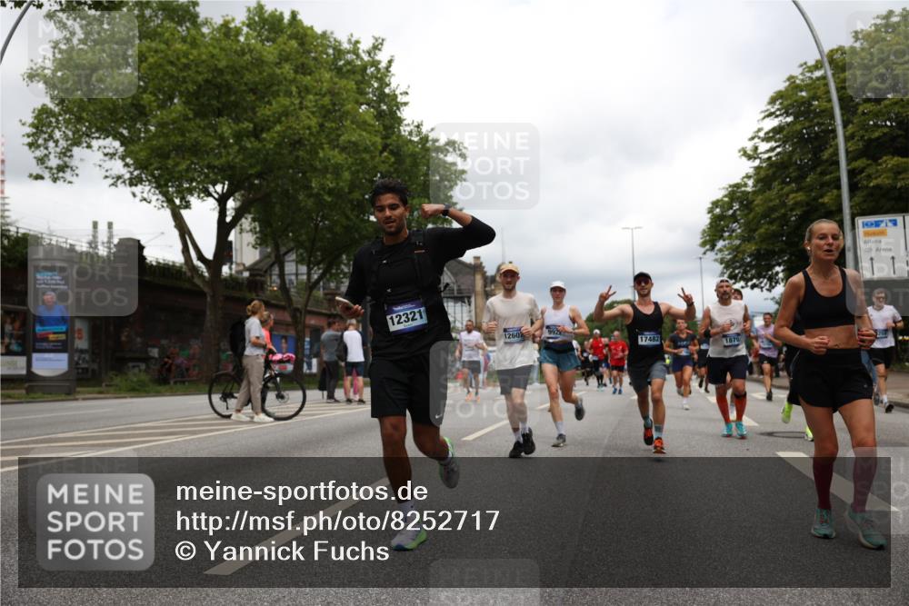 29.06.2025 - hella hamburg halbmarathon Yannick Fuchs http://msf.ph/oto/8252717 29.06.2025 10:48:01 20KM 1267, 1422, 1442, 1502, 1549, 1870, 2058, 2432, 2518, 2630, 3096, 3103, 3310, 3819, 3898, 4299, 5020, 5259, 6260, 6294, 6374, 7129, 7395, 7478, 7973, 8285, 8394, 9032, 9380, 9791, 9922, 10040, 11009, 11068, 11430, 11789, 11844, 12213, 12321, 12607, 12632, 13033, 13147, 13397, 13794, 13803, 13912, 14026, 14239, 14702, 15146, 15838, 15856, 16623, 16780, 17482, 18308, 18450, 18514, 18612, 18759, 19067 meine-sportfotos.de
