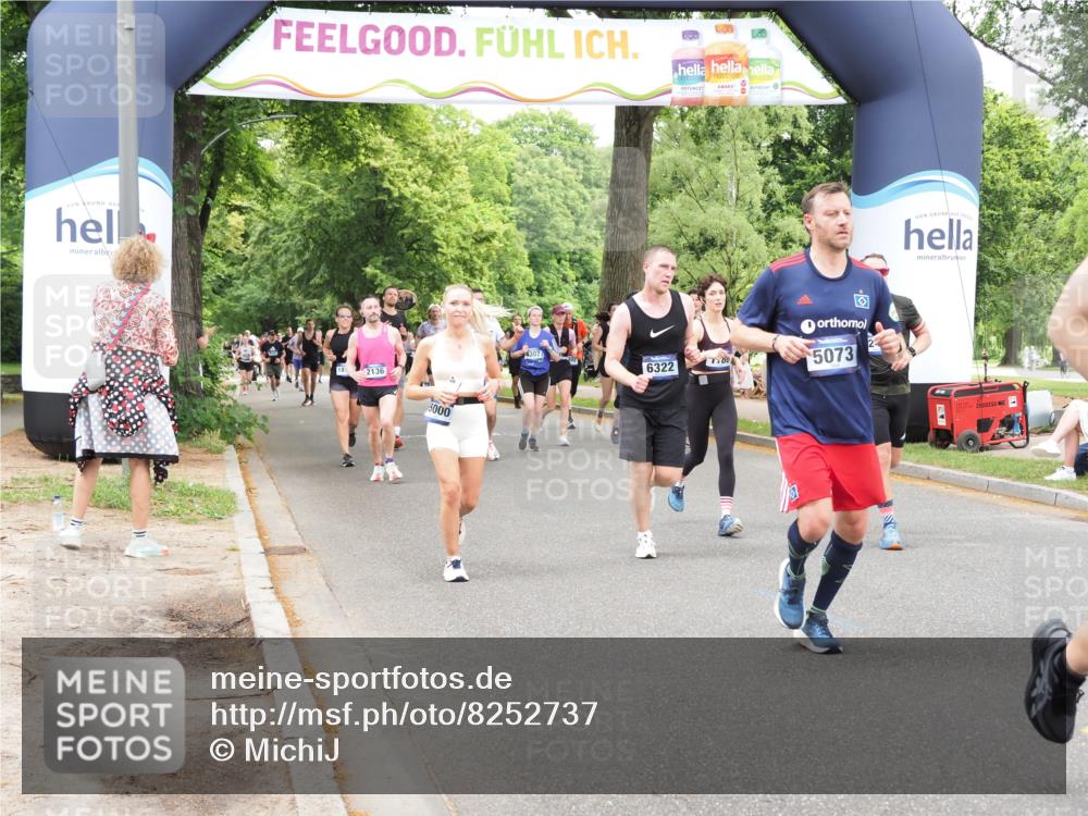 29.06.2025 - hella hamburg halbmarathon MichiJ http://msf.ph/oto/8252737 29.06.2025 10:52:14 Zwischen KM18-KM19 1186, 1229, 2136, 2490, 4307, 5073, 6322, 6706, 7907, 9339, 9477, 12426, 14642, 15000, 16063, 16344, 17434, 18128, 18199, 18525, 19173 meine-sportfotos.de