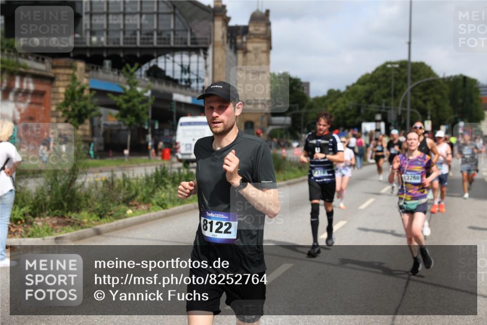 29.06.2025 - hella hamburg halbmarathon Yannick Fuchs http://msf.ph/oto/8252764 29.06.2025 10:35:36 20KM 1136, 1631, 1677, 2568, 2797, 3618, 4205, 4303, 4380, 4634, 4871, 4889, 4893, 5007, 5014, 5026, 5410, 5709, 6429, 6683, 6771, 6901, 7080, 7284, 7378, 7774, 7796, 8074, 8122, 8966, 9358, 9547, 9640, 9659, 9711, 9755, 9979, 10375, 10783, 10934, 10978, 11062, 11765, 11922, 11959, 12292, 12385, 12895, 13268, 13457, 14555, 14661, 14820, 15164, 15247, 15351, 16201, 16249, 16347, 16599, 16816, 17100, 17720, 17834, 17971, 18045, 18049, 18399, 18412, 18573 meine-sportfotos.de