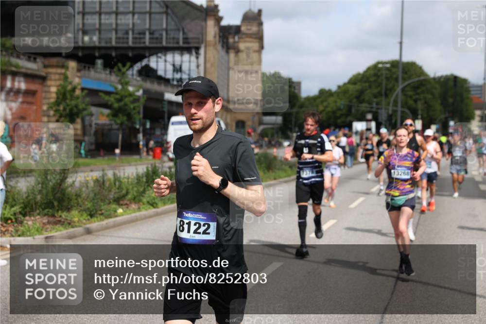 29.06.2025 - hella hamburg halbmarathon Yannick Fuchs http://msf.ph/oto/8252803 29.06.2025 10:35:36 20KM 1136, 1631, 1677, 2568, 2797, 3618, 4205, 4303, 4380, 4634, 4871, 4889, 4893, 5007, 5014, 5026, 5410, 5709, 6429, 6683, 6771, 6901, 7080, 7284, 7378, 7774, 7796, 8074, 8122, 8966, 9358, 9547, 9640, 9659, 9711, 9755, 9979, 10375, 10783, 10934, 10978, 11062, 11765, 11922, 11959, 12292, 12385, 12895, 13268, 13457, 14555, 14661, 14820, 15164, 15247, 15351, 16201, 16249, 16347, 16599, 16816, 17100, 17720, 17834, 17971, 18045, 18049, 18399, 18412, 18573 meine-sportfotos.de