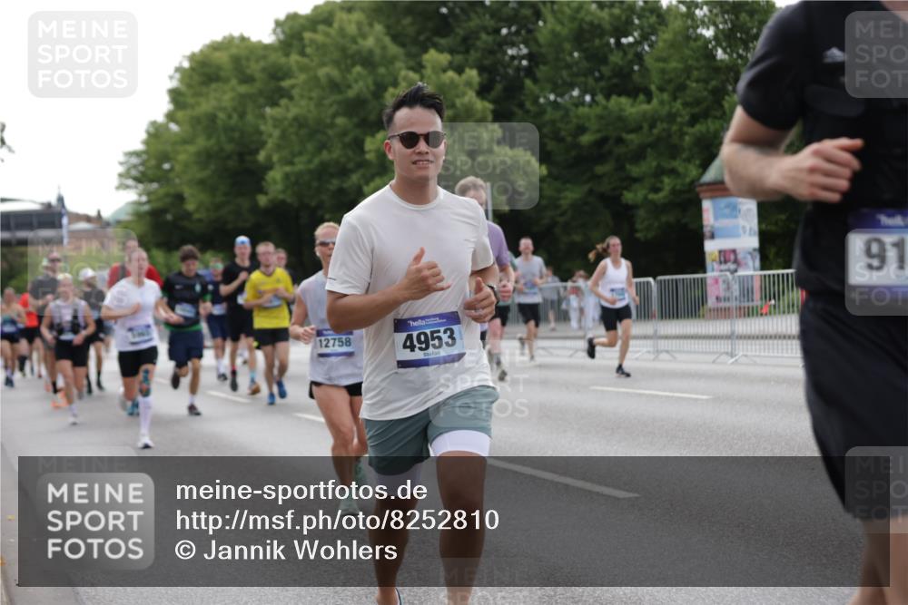 29.06.2025 - hella hamburg halbmarathon Jannik Wohlers http://msf.ph/oto/8252810 29.06.2025 10:31:12 Lombardsbrücke 1235, 1844, 1879, 2831, 3396, 3397, 3424, 3571, 3681, 4953, 5165, 5846, 5965, 6160, 6546, 6573, 6640, 7334, 7772, 8304, 8620, 8806, 9104, 9183, 9478, 9812, 9882, 9883, 10240, 10421, 10435, 10586, 11178, 11587, 12381, 12758, 13724, 15024, 15102, 15222, 15575, 16541, 16978, 17043, 17362, 17404, 17517, 17706, 17989, 18433, 18507, 18613, 18672, 18883, 18943, 19068, 19233 meine-sportfotos.de