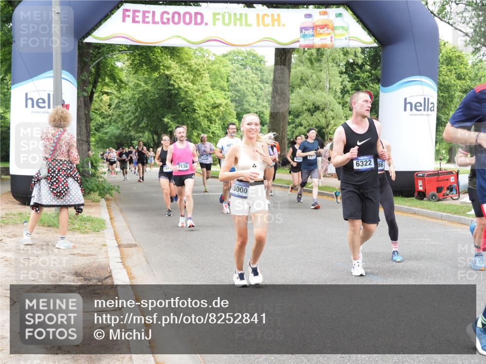 29.06.2025 - hella hamburg halbmarathon MichiJ http://msf.ph/oto/8252841 29.06.2025 10:52:15 Zwischen KM18-KM19 1186, 1229, 2136, 2490, 4307, 5073, 6322, 6706, 7210, 7211, 7907, 8960, 9477, 12426, 14642, 15000, 16063, 17434, 18128, 18199, 19173 meine-sportfotos.de