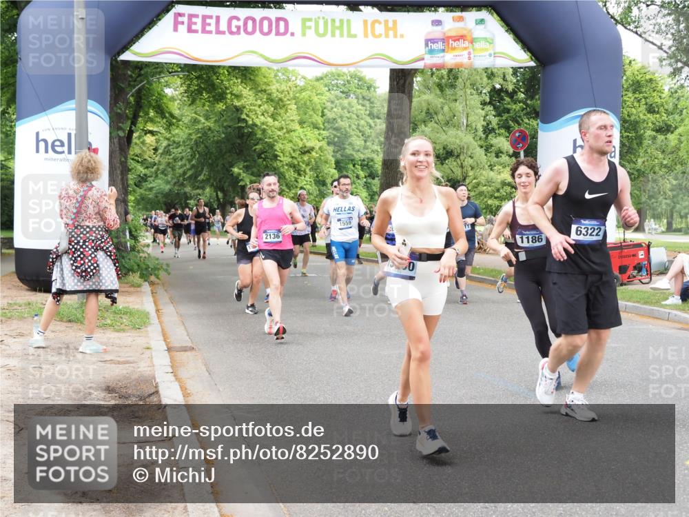 29.06.2025 - hella hamburg halbmarathon MichiJ http://msf.ph/oto/8252890 29.06.2025 10:52:15 Zwischen KM18-KM19 1186, 1229, 2136, 2490, 4307, 5073, 6322, 6706, 7210, 7211, 7907, 8960, 9477, 12426, 14642, 15000, 16063, 17434, 18128, 18199, 19173 meine-sportfotos.de