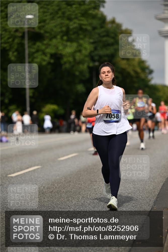 29.06.2025 - hella hamburg halbmarathon Dr. Thomas Lammeyer http://msf.ph/oto/8252906 29.06.2025 10:14:24 Kennedybrücke 1052, 1186, 1456, 1513, 4389, 7058, 7250, 8685, 9150, 9681, 9829, 9988 meine-sportfotos.de