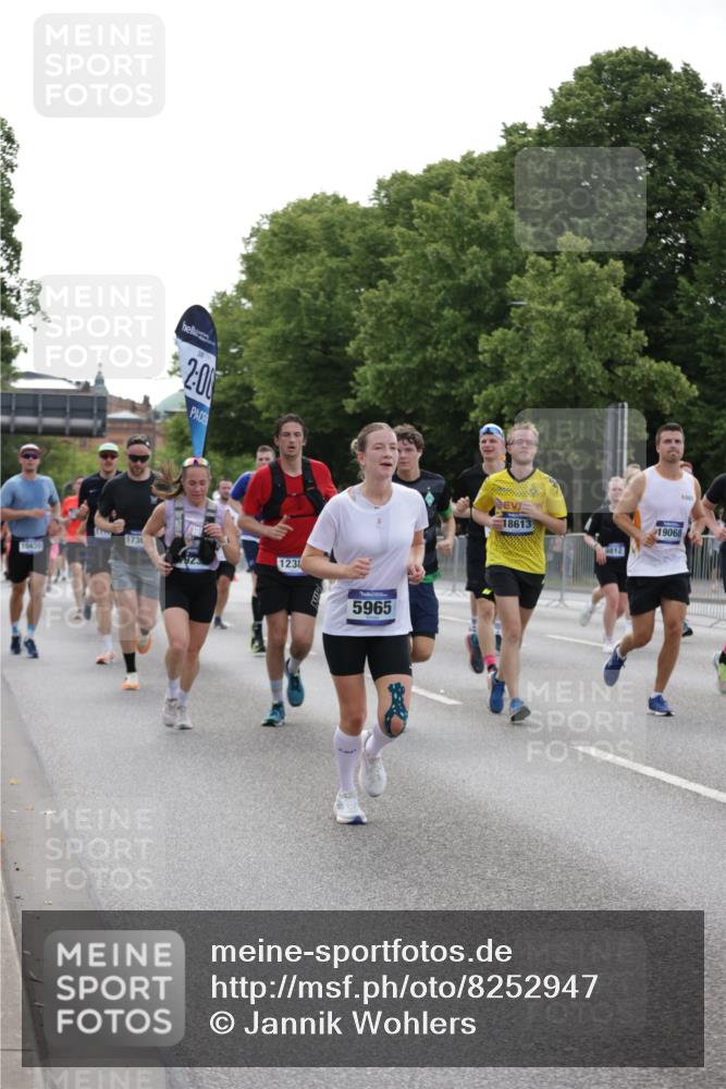 29.06.2025 - hella hamburg halbmarathon Jannik Wohlers http://msf.ph/oto/8252947 29.06.2025 10:31:14 Lombardsbrücke 1235, 1373, 1844, 1879, 2831, 2832, 3396, 3397, 3424, 3571, 3681, 4953, 5165, 5965, 6160, 6546, 6573, 6640, 7334, 7772, 8304, 8620, 8806, 9078, 9104, 9183, 9478, 9812, 9882, 9883, 10240, 10421, 10435, 10586, 11178, 11587, 12381, 12758, 13724, 15024, 15102, 15222, 15575, 16310, 16541, 17043, 17362, 17404, 17517, 17706, 17989, 18433, 18507, 18613, 18629, 18672, 18943, 19068, 19233 meine-sportfotos.de