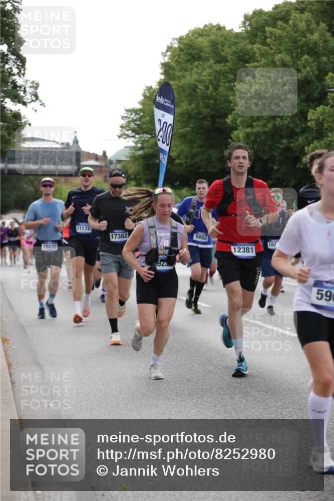 29.06.2025 - hella hamburg halbmarathon Jannik Wohlers http://msf.ph/oto/8252980 29.06.2025 10:31:14 Lombardsbrücke 1235, 1373, 1844, 1879, 2831, 2832, 3396, 3397, 3424, 3571, 3681, 4953, 5165, 5965, 6160, 6546, 6573, 6640, 7334, 7772, 8304, 8620, 8806, 9078, 9104, 9183, 9478, 9812, 9882, 9883, 10240, 10421, 10435, 10586, 11178, 11587, 12381, 12758, 13724, 15024, 15102, 15222, 15575, 16310, 16541, 17043, 17362, 17404, 17517, 17706, 17989, 18433, 18507, 18613, 18629, 18672, 18943, 19068, 19233 meine-sportfotos.de