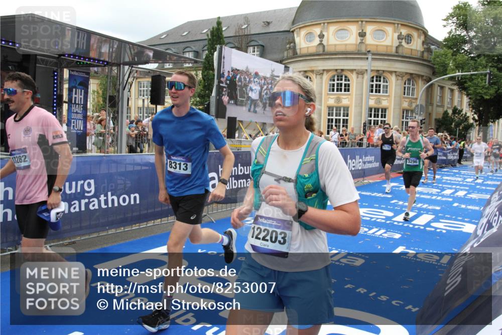29.06.2025 - hella hamburg halbmarathon Michael Strokosch http://msf.ph/oto/8253007 29.06.2025 10:50:14 Ziel 1119, 1507, 3296, 3562, 7176, 7930, 7932, 8313, 9965, 10371, 11607, 12203, 12235, 13282, 14257, 15620, 18228, 18657, 18658, 18811, 19040 meine-sportfotos.de