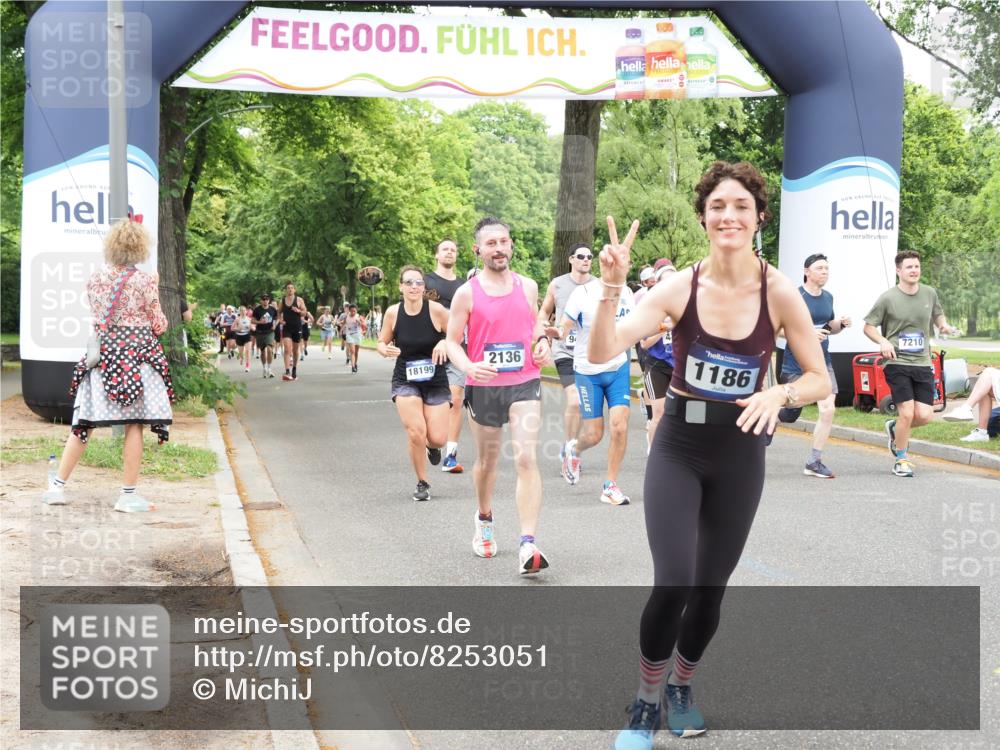 29.06.2025 - hella hamburg halbmarathon MichiJ http://msf.ph/oto/8253051 29.06.2025 10:52:16 Zwischen KM18-KM19 1186, 1229, 1559, 2136, 2490, 4307, 5073, 6322, 6706, 7210, 7211, 7888, 7907, 8960, 9477, 12426, 14642, 15000, 16063, 17434, 18199, 19173 meine-sportfotos.de