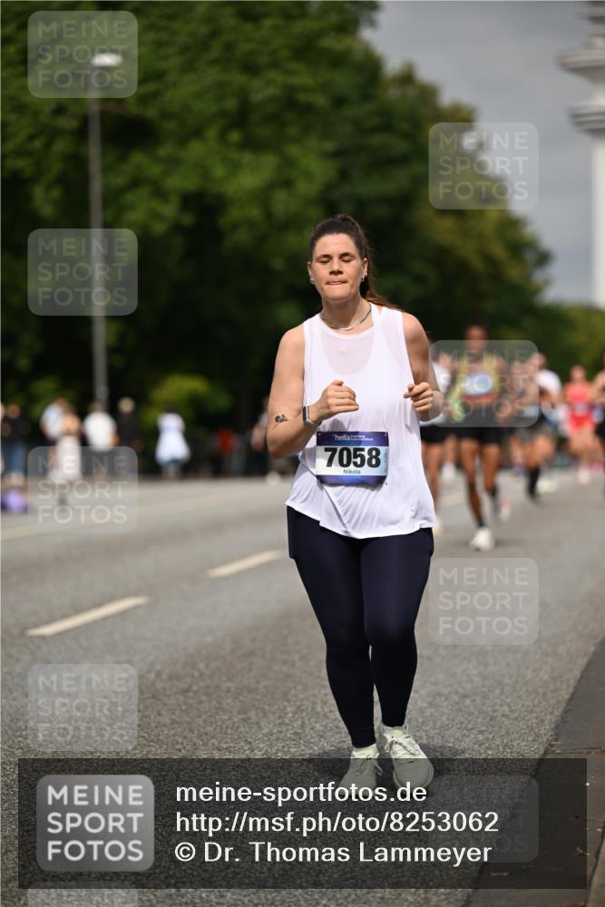 29.06.2025 - hella hamburg halbmarathon Dr. Thomas Lammeyer http://msf.ph/oto/8253062 29.06.2025 10:14:25 Kennedybrücke 1052, 1186, 1456, 4389, 7058, 7250, 8685, 9150, 9829, 9988 meine-sportfotos.de