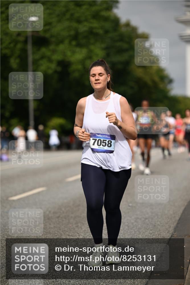 29.06.2025 - hella hamburg halbmarathon Dr. Thomas Lammeyer http://msf.ph/oto/8253131 29.06.2025 10:14:25 Kennedybrücke 1052, 1186, 1456, 4389, 7058, 7250, 8685, 9150, 9829, 9988 meine-sportfotos.de