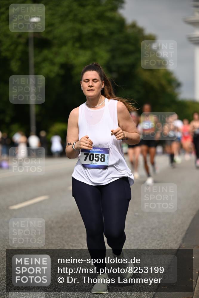 29.06.2025 - hella hamburg halbmarathon Dr. Thomas Lammeyer http://msf.ph/oto/8253199 29.06.2025 10:14:25 Kennedybrücke 1052, 1186, 1456, 4389, 7058, 7250, 8685, 9150, 9829, 9988 meine-sportfotos.de