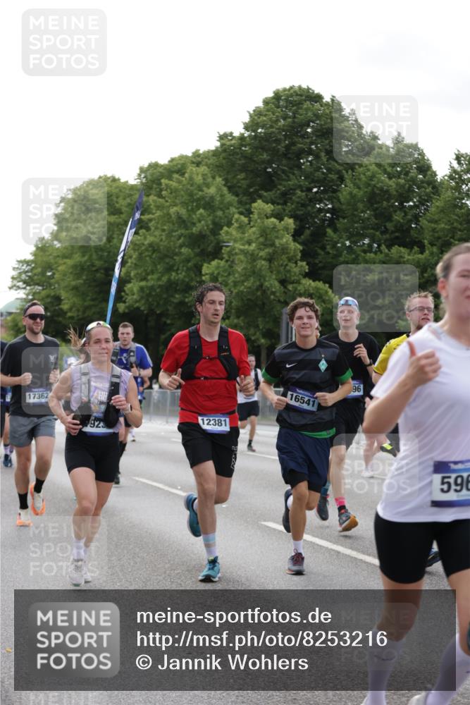 29.06.2025 - hella hamburg halbmarathon Jannik Wohlers http://msf.ph/oto/8253216 29.06.2025 10:31:15 Lombardsbrücke 1235, 1373, 1844, 1879, 2831, 2832, 3396, 3397, 3424, 3571, 3681, 4953, 5165, 5965, 6160, 6546, 6573, 6640, 7334, 7772, 8304, 8620, 8806, 9078, 9104, 9183, 9478, 9812, 9882, 9883, 10240, 10421, 10435, 10586, 11178, 11587, 12381, 12758, 13724, 14793, 15024, 15102, 15222, 15575, 16310, 16541, 17043, 17362, 17404, 17517, 17989, 18433, 18507, 18613, 18629, 18672, 18943, 19068, 19233 meine-sportfotos.de