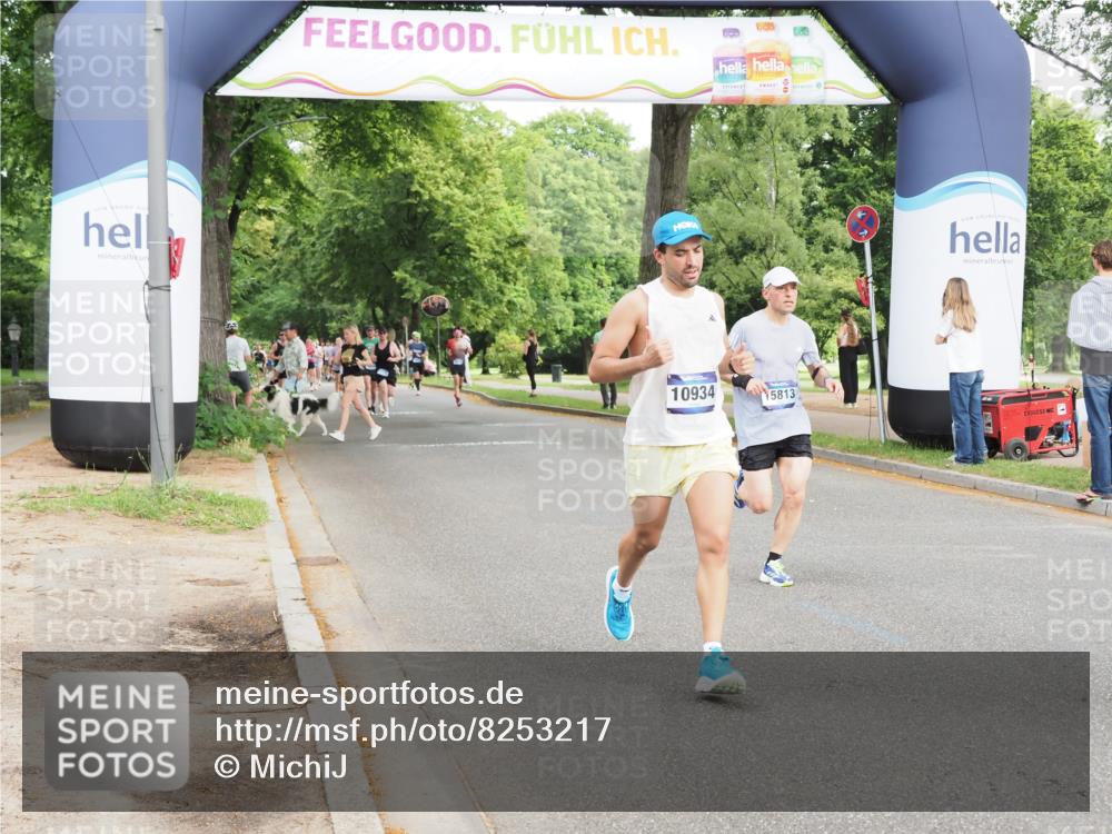 29.06.2025 - hella hamburg halbmarathon MichiJ http://msf.ph/oto/8253217 29.06.2025 10:29:05 Zwischen KM18-KM19 1603, 3332, 4843, 5409, 5916, 6080, 7080, 8465, 8467, 10934, 11731, 14092, 14924, 15424, 15813, 16761, 17214 meine-sportfotos.de