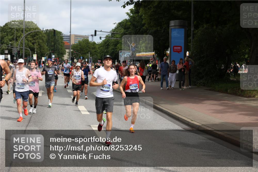 29.06.2025 - hella hamburg halbmarathon Yannick Fuchs http://msf.ph/oto/8253245 29.06.2025 10:35:38 20KM 1136, 1631, 1677, 2568, 2797, 3618, 4205, 4303, 4380, 4634, 4871, 4893, 5007, 5014, 5026, 5410, 5709, 6429, 6550, 6683, 6771, 6901, 7378, 7774, 7796, 8074, 8122, 8966, 9358, 9547, 9640, 9659, 9711, 9755, 9885, 10375, 10783, 10978, 11062, 11765, 11922, 12292, 12385, 12895, 13268, 13457, 14555, 14661, 15164, 15247, 15351, 16201, 16249, 16347, 16599, 16816, 17100, 17720, 17834, 17971, 18045, 18049, 18399, 18412, 18573 meine-sportfotos.de