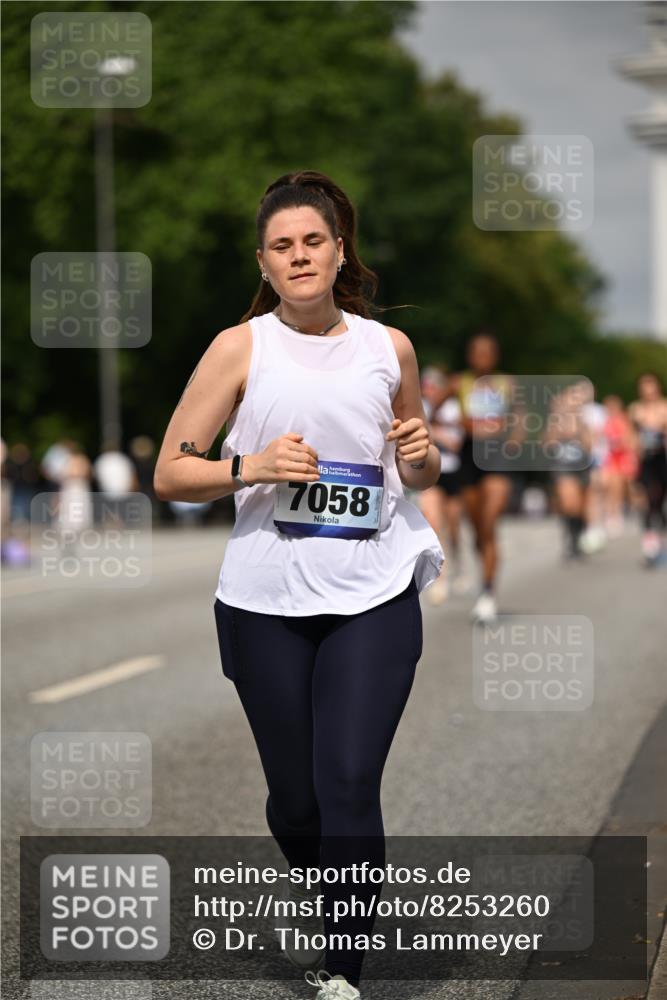 29.06.2025 - hella hamburg halbmarathon Dr. Thomas Lammeyer http://msf.ph/oto/8253260 29.06.2025 10:14:25 Kennedybrücke 1052, 1186, 1456, 4389, 7058, 7250, 8685, 9150, 9829, 9988 meine-sportfotos.de