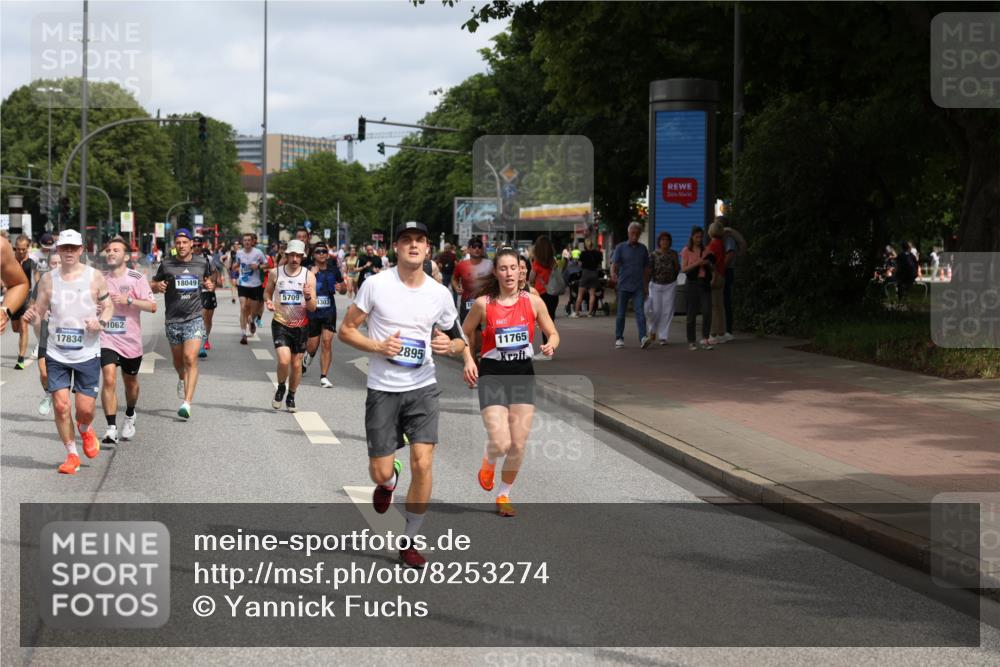 29.06.2025 - hella hamburg halbmarathon Yannick Fuchs http://msf.ph/oto/8253274 29.06.2025 10:35:38 20KM 1136, 1631, 1677, 2568, 2797, 3618, 4205, 4303, 4380, 4634, 4871, 4893, 5007, 5014, 5026, 5410, 5709, 6429, 6550, 6683, 6771, 6901, 7378, 7774, 7796, 8074, 8122, 8966, 9358, 9547, 9640, 9659, 9711, 9755, 9885, 10375, 10783, 10978, 11062, 11765, 11922, 12292, 12385, 12895, 13268, 13457, 14555, 14661, 15164, 15247, 15351, 16201, 16249, 16347, 16599, 16816, 17100, 17720, 17834, 17971, 18045, 18049, 18399, 18412, 18573 meine-sportfotos.de