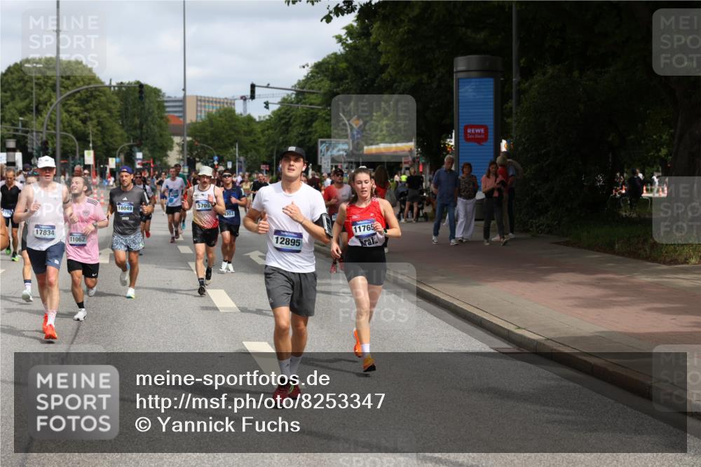 29.06.2025 - hella hamburg halbmarathon Yannick Fuchs http://msf.ph/oto/8253347 29.06.2025 10:35:38 20KM 1136, 1631, 1677, 2568, 2797, 3618, 4205, 4303, 4380, 4634, 4871, 4893, 5007, 5014, 5026, 5410, 5709, 6429, 6550, 6683, 6771, 6901, 7378, 7774, 7796, 8074, 8122, 8966, 9358, 9547, 9640, 9659, 9711, 9755, 9885, 10375, 10783, 10978, 11062, 11765, 11922, 12292, 12385, 12895, 13268, 13457, 14555, 14661, 15164, 15247, 15351, 16201, 16249, 16347, 16599, 16816, 17100, 17720, 17834, 17971, 18045, 18049, 18399, 18412, 18573 meine-sportfotos.de
