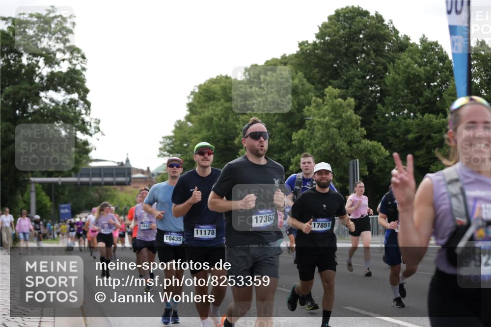 29.06.2025 - hella hamburg halbmarathon Jannik Wohlers http://msf.ph/oto/8253359 29.06.2025 10:31:17 Lombardsbrücke 1235, 1373, 1844, 1879, 2831, 2832, 3396, 3397, 3424, 3571, 3681, 4953, 5165, 5965, 6160, 6546, 6573, 6640, 7334, 8304, 8620, 8806, 9078, 9104, 9183, 9478, 9812, 9882, 9883, 10148, 10240, 10421, 10435, 10653, 11178, 12381, 12758, 13724, 14793, 15024, 15102, 15222, 15575, 16310, 16541, 17043, 17362, 17404, 17517, 18433, 18613, 18629, 18672, 19068, 19233 meine-sportfotos.de