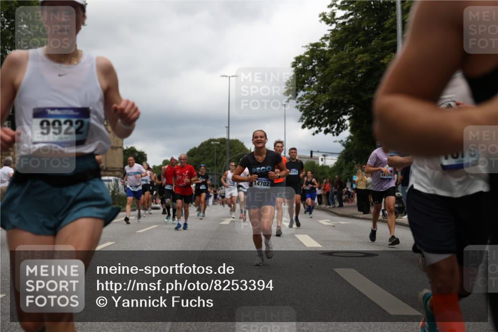 29.06.2025 - hella hamburg halbmarathon Yannick Fuchs http://msf.ph/oto/8253394 29.06.2025 10:48:03 20KM 1267, 1422, 1442, 1502, 1549, 1870, 2058, 2432, 2518, 2630, 3096, 3103, 3310, 3898, 4299, 5020, 5259, 6260, 6294, 6374, 7129, 7395, 7478, 7973, 8223, 8285, 8394, 9032, 9380, 9791, 9922, 10040, 11009, 11068, 11430, 11789, 11844, 12213, 12321, 12607, 13033, 13147, 13397, 13794, 13803, 13869, 13912, 14026, 14239, 14702, 15146, 15856, 16623, 16750, 16780, 17482, 17765, 18308, 18450, 18514, 18612, 18759, 19067, 19177 meine-sportfotos.de