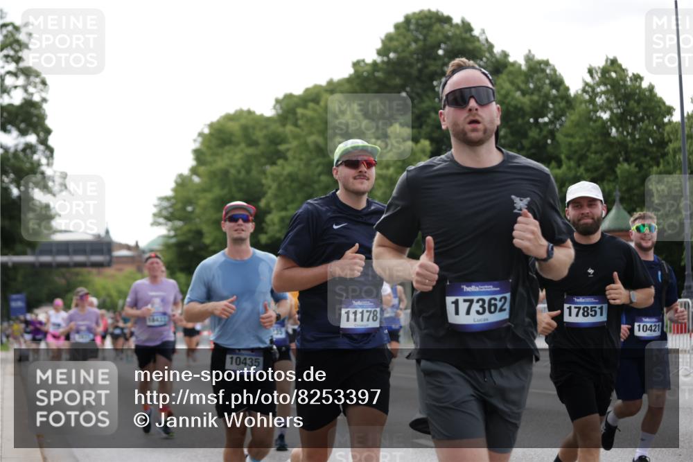 29.06.2025 - hella hamburg halbmarathon Jannik Wohlers http://msf.ph/oto/8253397 29.06.2025 10:31:18 Lombardsbrücke 1235, 1373, 1844, 1879, 2831, 2832, 3396, 3397, 3424, 3571, 3681, 3751, 4877, 4953, 5165, 5965, 6160, 6546, 6573, 6640, 7334, 8304, 8620, 8806, 9078, 9104, 9183, 9478, 9812, 9882, 9883, 10148, 10240, 10421, 10435, 10653, 11178, 12381, 12758, 13724, 14793, 15024, 15102, 15222, 15575, 16310, 16541, 17043, 17362, 17404, 17517, 18433, 18613, 18629, 18672, 19068, 19233 meine-sportfotos.de