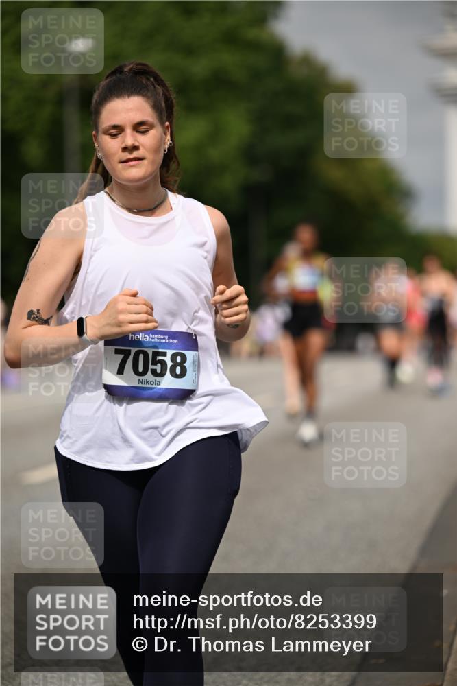 29.06.2025 - hella hamburg halbmarathon Dr. Thomas Lammeyer http://msf.ph/oto/8253399 29.06.2025 10:14:26 Kennedybrücke 1052, 1186, 1456, 4389, 7058, 7250, 8685, 9150, 9829, 9988 meine-sportfotos.de