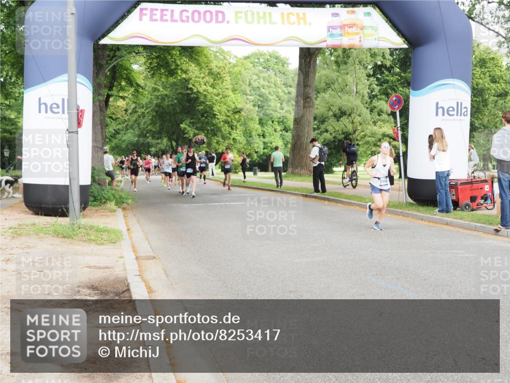 29.06.2025 - hella hamburg halbmarathon MichiJ http://msf.ph/oto/8253417 29.06.2025 10:29:07 Zwischen KM18-KM19 1603, 2949, 5409, 5916, 6080, 7080, 8467, 10934, 14092, 14924, 15424, 15813, 16761 meine-sportfotos.de