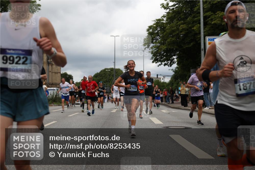 29.06.2025 - hella hamburg halbmarathon Yannick Fuchs http://msf.ph/oto/8253435 29.06.2025 10:48:03 20KM 1267, 1422, 1442, 1502, 1549, 1870, 2058, 2432, 2518, 2630, 3096, 3103, 3310, 3898, 4299, 5020, 5259, 6260, 6294, 6374, 7129, 7395, 7478, 7973, 8223, 8285, 8394, 9032, 9380, 9791, 9922, 10040, 11009, 11068, 11430, 11789, 11844, 12213, 12321, 12607, 13033, 13147, 13397, 13794, 13803, 13869, 13912, 14026, 14239, 14702, 15146, 15856, 16623, 16750, 16780, 17482, 17765, 18308, 18450, 18514, 18612, 18759, 19067, 19177 meine-sportfotos.de