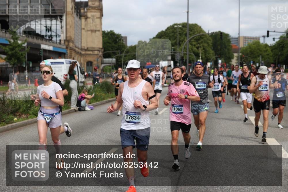 29.06.2025 - hella hamburg halbmarathon Yannick Fuchs http://msf.ph/oto/8253442 29.06.2025 10:35:40 20KM 1136, 1631, 1677, 2568, 2797, 3618, 4205, 4303, 4380, 4634, 4871, 4893, 5026, 5410, 5709, 6429, 6550, 6683, 6771, 6901, 7378, 7774, 7796, 8122, 9358, 9547, 9640, 9659, 9711, 9755, 9885, 10375, 10783, 10978, 11062, 11765, 11922, 12292, 12385, 12895, 13268, 13457, 14555, 14661, 15247, 15351, 16201, 16347, 16816, 17100, 17720, 17834, 17971, 18045, 18049, 18399, 18412, 18573 meine-sportfotos.de