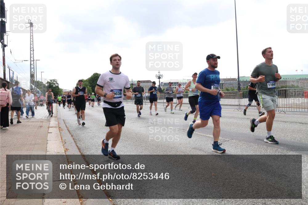 29.06.2025 - hella hamburg halbmarathon Lena Gebhardt http://msf.ph/oto/8253446 29.06.2025 10:45:47 Lombardsbrücke 1004, 1033, 1060, 1085, 1100, 1104, 1421, 1426, 1555, 1713, 1854, 1867, 1868, 1983, 2008, 2216, 2217, 2398, 2522, 2550, 2657, 2664, 2917, 2954, 2965, 2973, 3357, 3377, 4099, 4102, 4104, 4223, 4224, 4306, 4317, 4388, 4572, 5044, 5339, 5635, 5703, 5769, 5770, 5892, 5949, 6133, 6150, 6333, 6623, 6763, 6911, 6922, 7268, 7283, 7356, 7530, 7541, 7605, 7859, 7894, 8745, 9120, 9121, 9426, 9620, 10030, 10182, 10225, 10327, 10329, 10367, 10511, 11358 meine-sportfotos.de