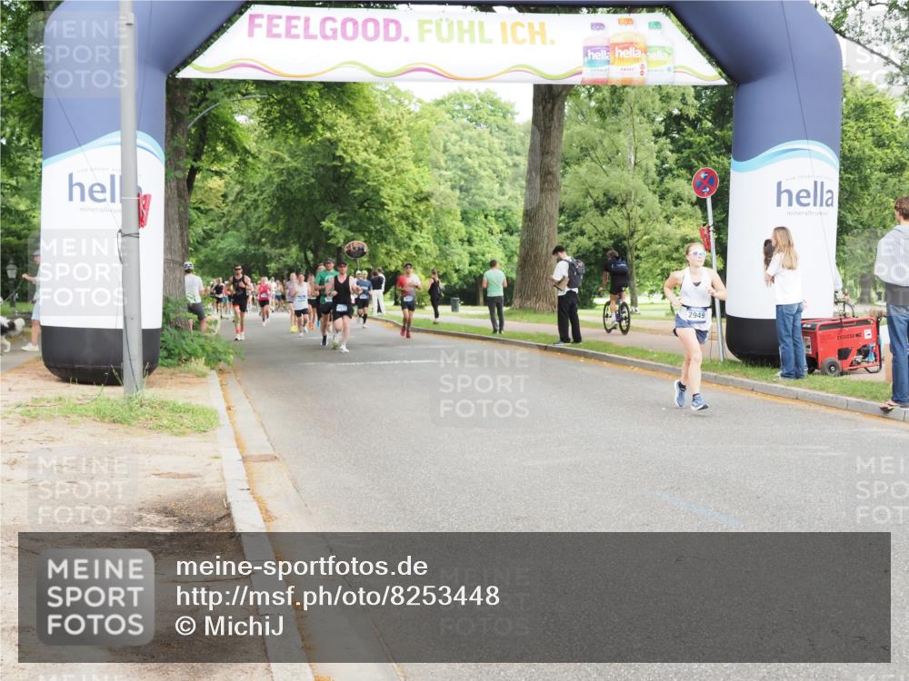 29.06.2025 - hella hamburg halbmarathon MichiJ http://msf.ph/oto/8253448 29.06.2025 10:29:07 Zwischen KM18-KM19 1603, 2949, 5409, 5916, 6080, 7080, 8467, 10934, 14092, 14924, 15424, 15813, 16761 meine-sportfotos.de