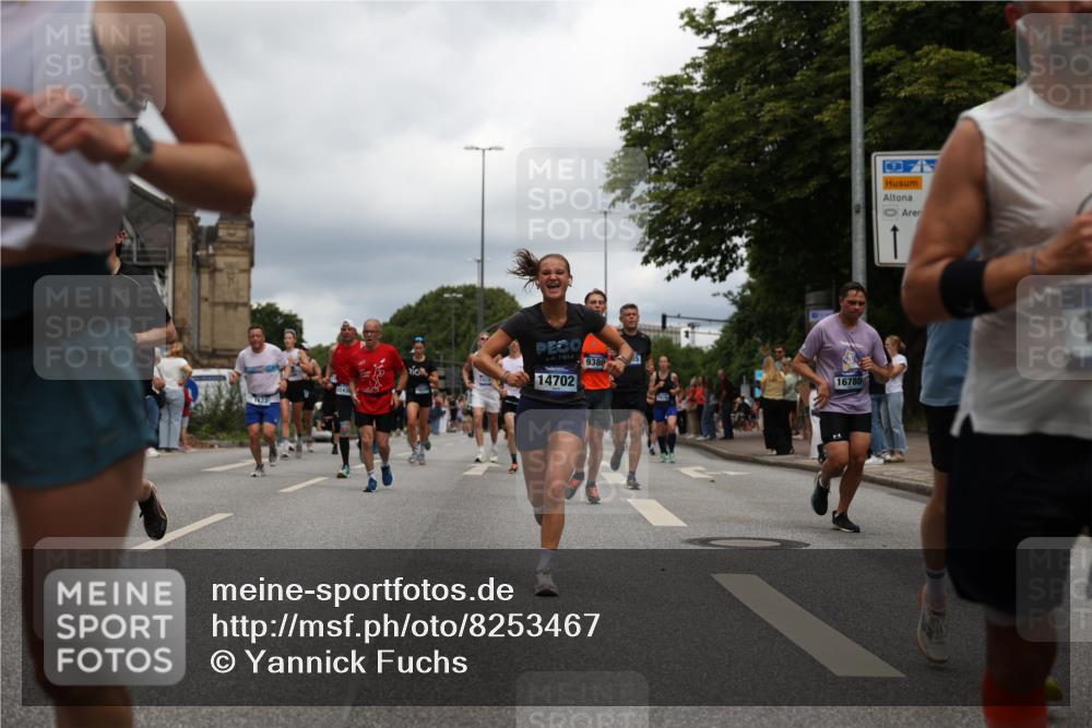 29.06.2025 - hella hamburg halbmarathon Yannick Fuchs http://msf.ph/oto/8253467 29.06.2025 10:48:04 20KM 1267, 1422, 1442, 1502, 1549, 1870, 2432, 2630, 3096, 3103, 3310, 3898, 4299, 5020, 5259, 6260, 6294, 6374, 7129, 7395, 7478, 7973, 8223, 8285, 8394, 9032, 9380, 9791, 9922, 10040, 11009, 11068, 11430, 11789, 12213, 12321, 12607, 13147, 13397, 13794, 13803, 13869, 13912, 14026, 14239, 14702, 15146, 15856, 16623, 16750, 16780, 17482, 17765, 18308, 18450, 18514, 18612, 18759, 19067, 19177 meine-sportfotos.de