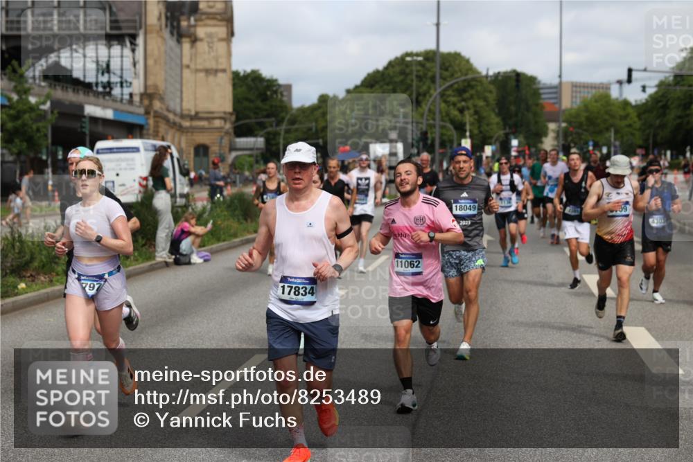 29.06.2025 - hella hamburg halbmarathon Yannick Fuchs http://msf.ph/oto/8253489 29.06.2025 10:35:40 20KM 1136, 1631, 1677, 2568, 2797, 3618, 4205, 4303, 4380, 4634, 4871, 4893, 5026, 5410, 5709, 6429, 6550, 6683, 6771, 6901, 7378, 7774, 7796, 8122, 9358, 9547, 9640, 9659, 9711, 9755, 9885, 10375, 10783, 10978, 11062, 11765, 11922, 12292, 12385, 12895, 13268, 13457, 14555, 14661, 15247, 15351, 16201, 16347, 16816, 17100, 17720, 17834, 17971, 18045, 18049, 18399, 18412, 18573 meine-sportfotos.de