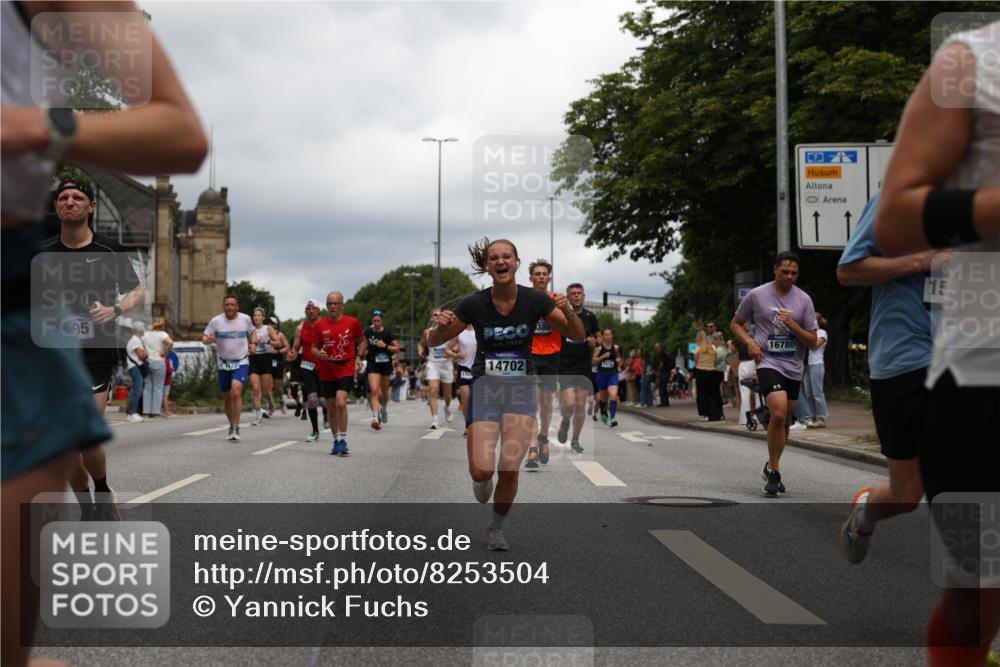 29.06.2025 - hella hamburg halbmarathon Yannick Fuchs http://msf.ph/oto/8253504 29.06.2025 10:48:04 20KM 1267, 1422, 1442, 1502, 1549, 1870, 2432, 2630, 3096, 3103, 3310, 3898, 4299, 5020, 5259, 6260, 6294, 6374, 7129, 7395, 7478, 7973, 8223, 8285, 8394, 9032, 9380, 9791, 9922, 10040, 11009, 11068, 11430, 11789, 12213, 12321, 12607, 13147, 13397, 13794, 13803, 13869, 13912, 14026, 14239, 14702, 15146, 15856, 16623, 16750, 16780, 17482, 17765, 18308, 18450, 18514, 18612, 18759, 19067, 19177 meine-sportfotos.de