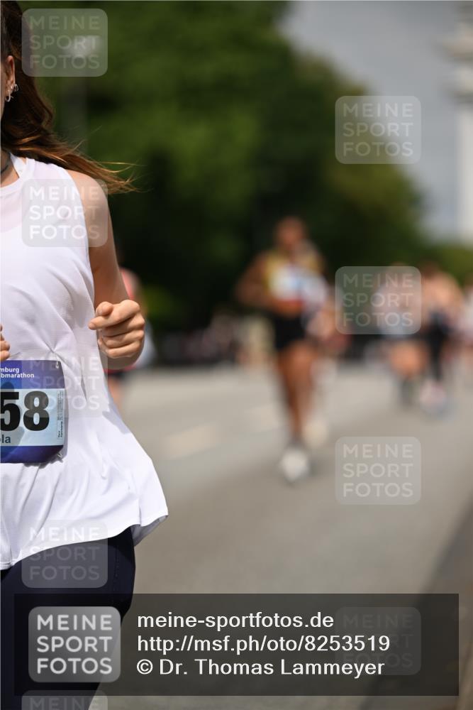 29.06.2025 - hella hamburg halbmarathon Dr. Thomas Lammeyer http://msf.ph/oto/8253519 29.06.2025 10:14:27 Kennedybrücke 1052, 1186, 1456, 4389, 7058, 7250, 8685, 9150, 9829, 9988 meine-sportfotos.de