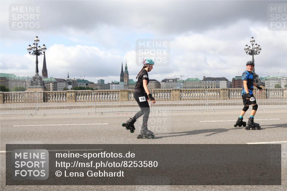 29.06.2025 - hella hamburg halbmarathon Lena Gebhardt http://msf.ph/oto/8253580 29.06.2025 09:03:10 Lombardsbrücke  meine-sportfotos.de