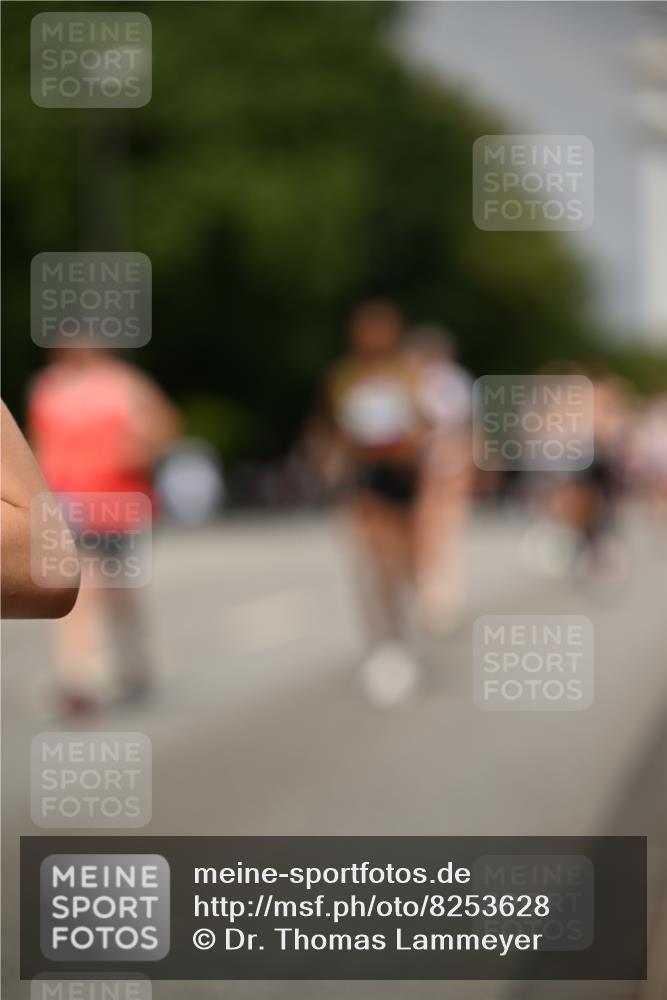 29.06.2025 - hella hamburg halbmarathon Dr. Thomas Lammeyer http://msf.ph/oto/8253628 29.06.2025 10:14:27 Kennedybrücke 1052, 1186, 1456, 4389, 7058, 7250, 8685, 9150, 9829, 9988 meine-sportfotos.de