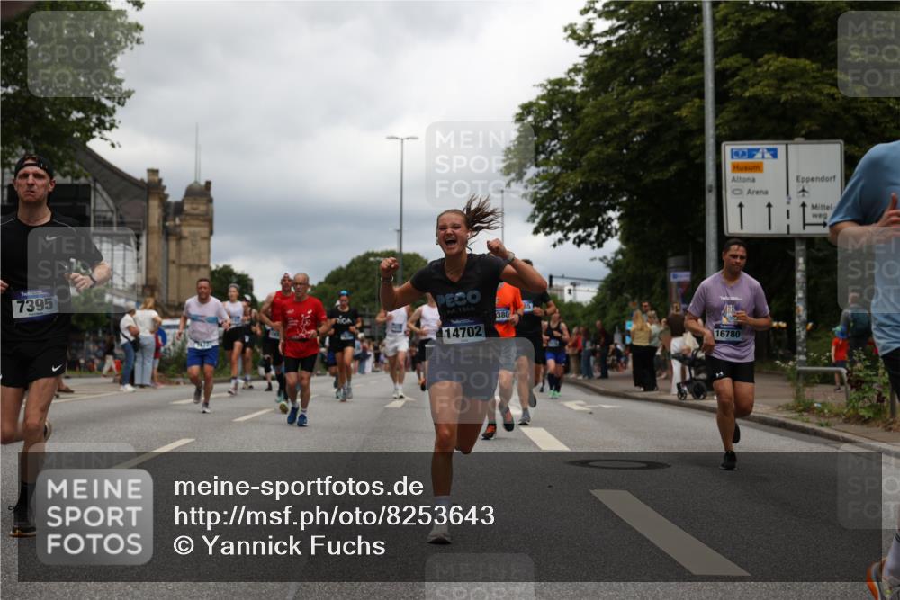 29.06.2025 - hella hamburg halbmarathon Yannick Fuchs http://msf.ph/oto/8253643 29.06.2025 10:48:04 20KM 1267, 1422, 1442, 1502, 1549, 1870, 2432, 2630, 3096, 3103, 3310, 3898, 4299, 5020, 5259, 6260, 6294, 6374, 7129, 7395, 7478, 7973, 8223, 8285, 8394, 9032, 9380, 9791, 9922, 10040, 11009, 11068, 11430, 11789, 12213, 12321, 12607, 13147, 13397, 13794, 13803, 13869, 13912, 14026, 14239, 14702, 15146, 15856, 16623, 16750, 16780, 17482, 17765, 18308, 18450, 18514, 18612, 18759, 19067, 19177 meine-sportfotos.de