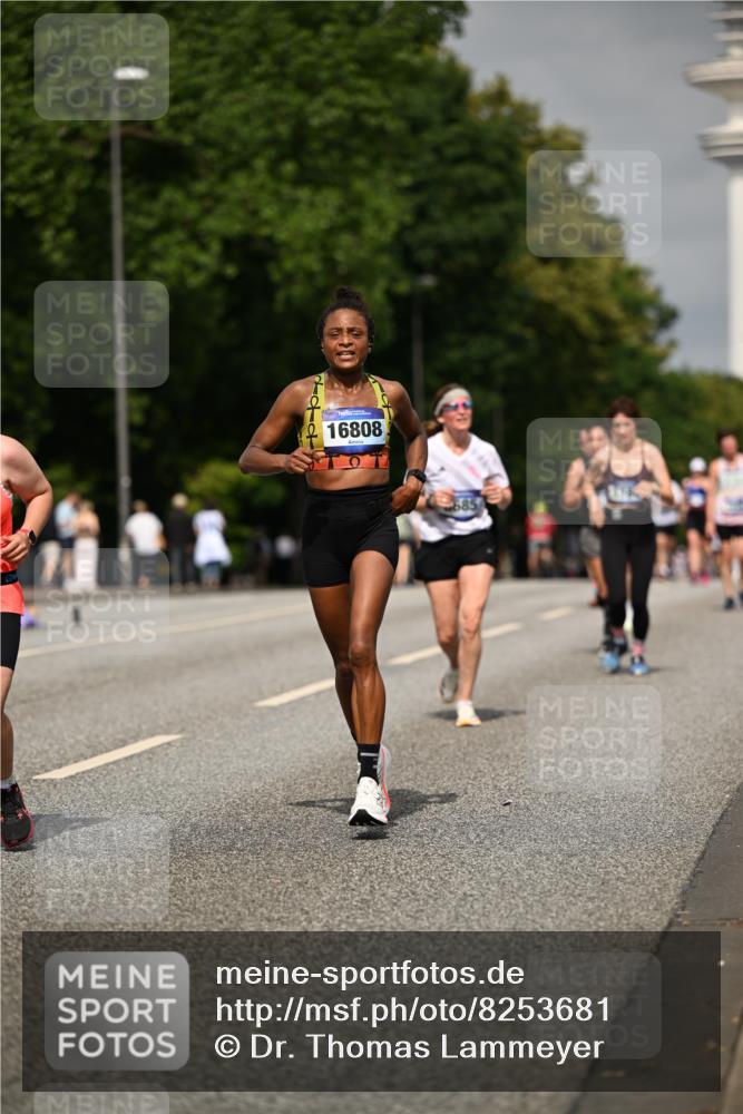 29.06.2025 - hella hamburg halbmarathon Dr. Thomas Lammeyer http://msf.ph/oto/8253681 29.06.2025 10:14:28 Kennedybrücke 1052, 1186, 1456, 4389, 7058, 8685, 9150, 9829, 9988 meine-sportfotos.de